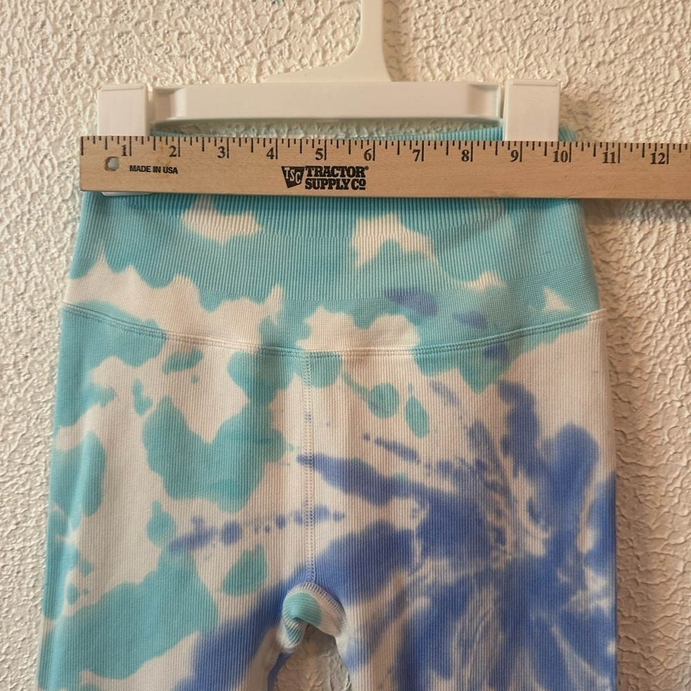 Spiritual Gangster Blue and White Tie-Dye Leggings - Picture 4 of 7